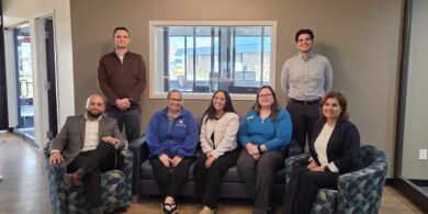 miembros del equipo de la oficina de Elkhart